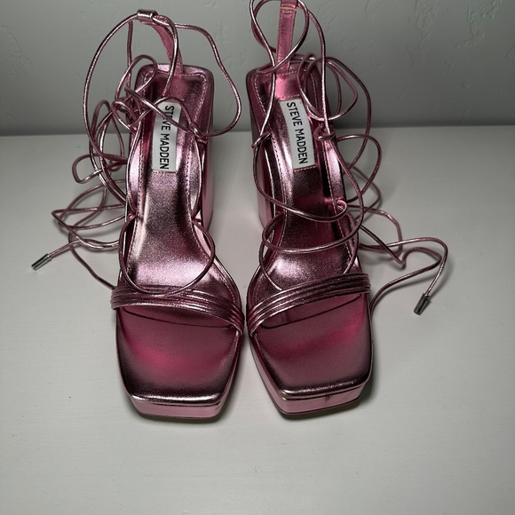 Like New Steve Madden Manzie Metallic Pink Platforms - Picture 3 of 12
